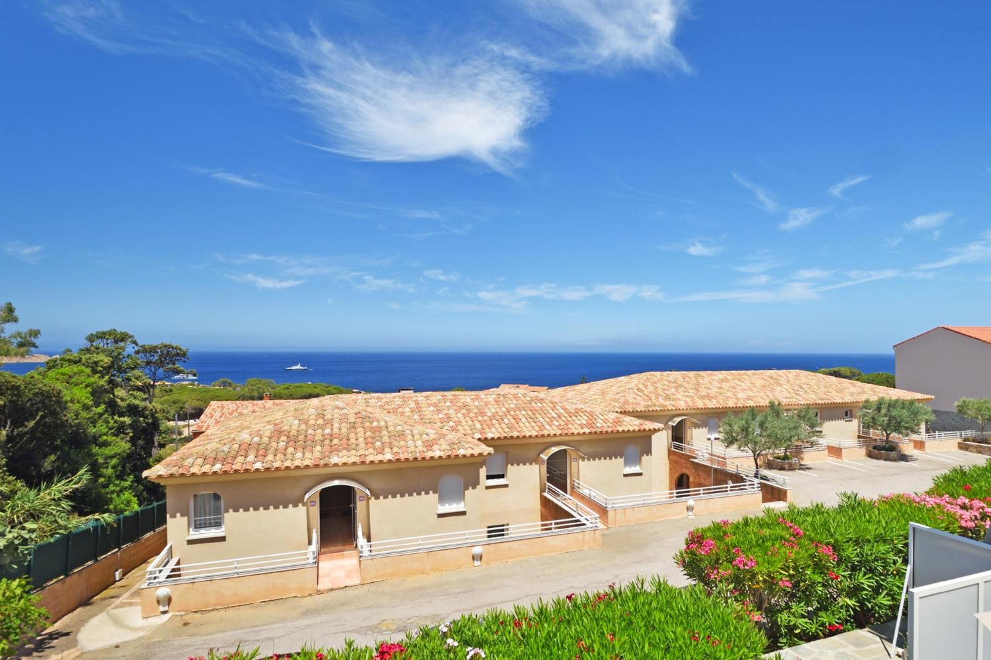 Calvi Appart Hotel Exterior photo